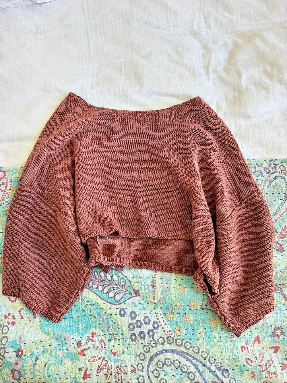 Urban Outfitters Brown Cropped Sweater Size Small Like New